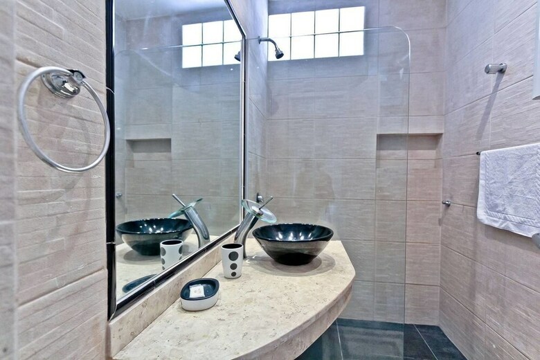 Apartamentos 2 Bedroom On Beach Block #202 Holiday Home 2