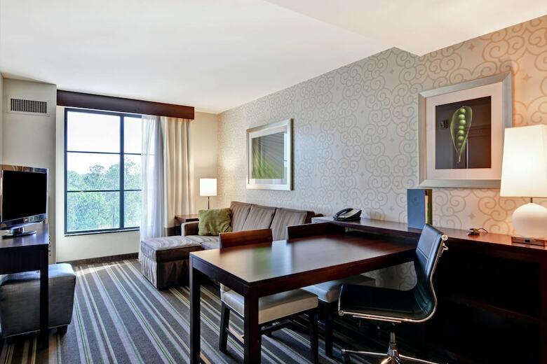 Hotel Embassy Suites By Hilton Savannah Airport
