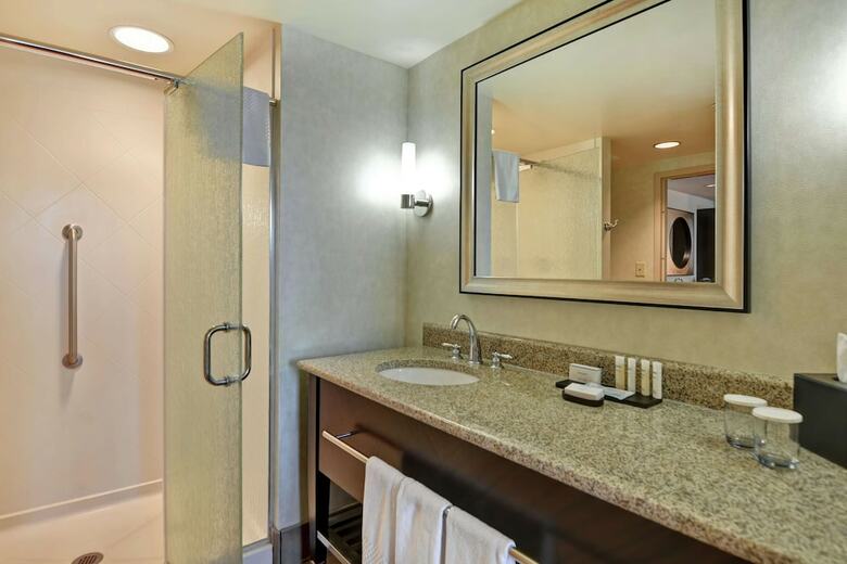 Hotel Embassy Suites By Hilton Savannah Airport