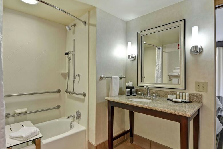 Hotel Embassy Suites By Hilton Savannah Airport