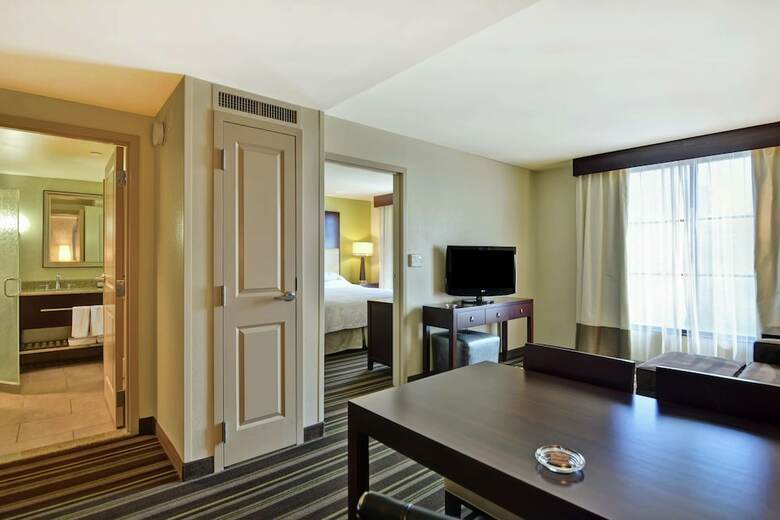 Hotel Embassy Suites By Hilton Savannah Airport