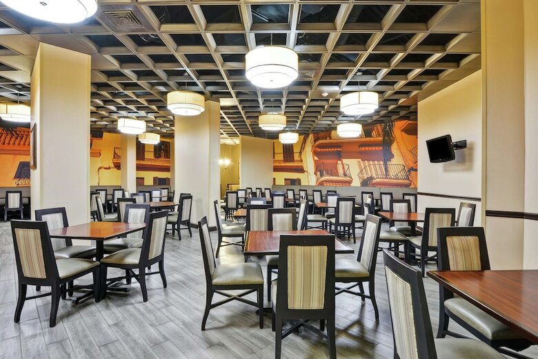 Hotel Embassy Suites By Hilton Savannah Airport