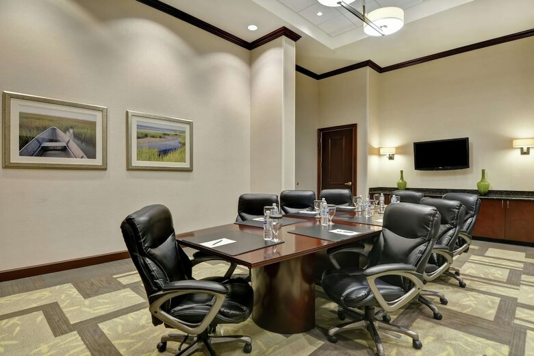 Hotel Embassy Suites By Hilton Savannah Airport