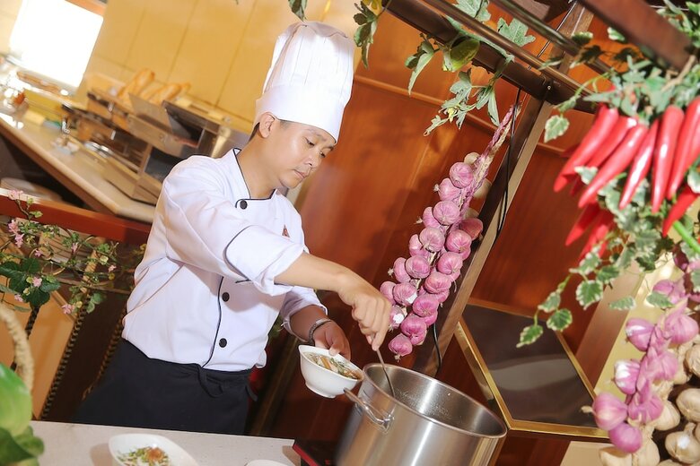 Lotus Saigon Hotel