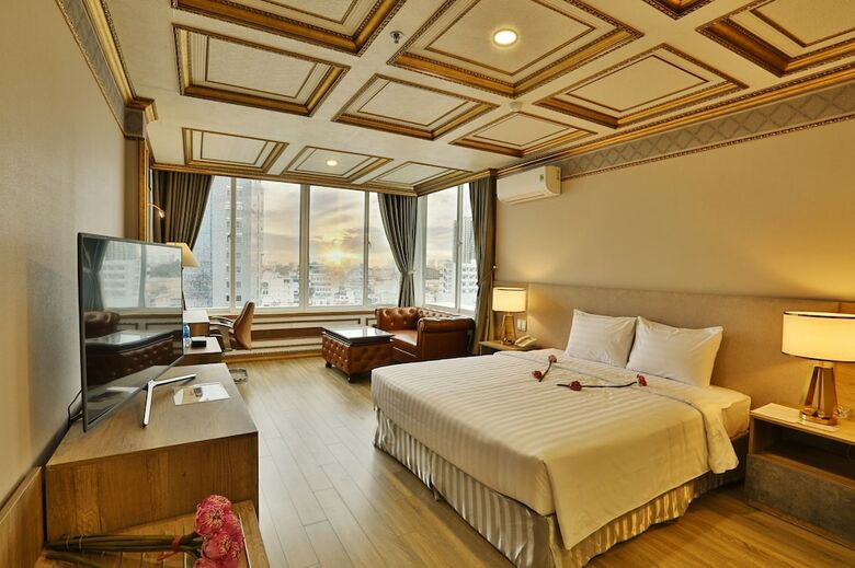 Lotus Saigon Hotel