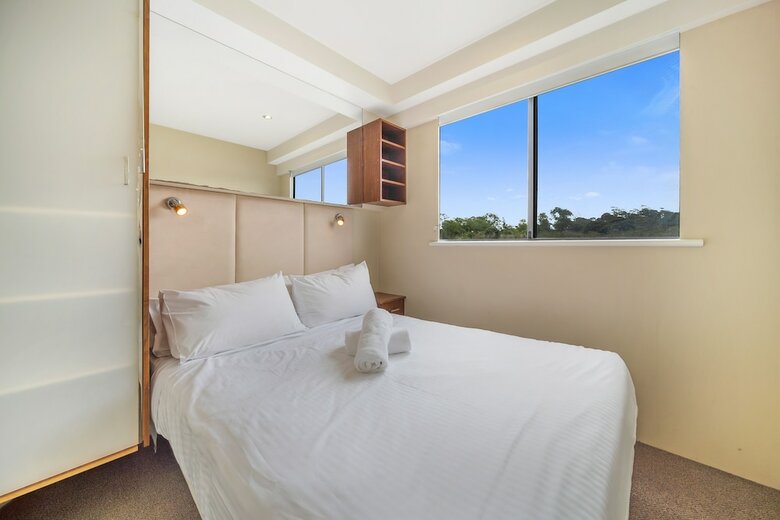 Coomera Houseboat Holidays