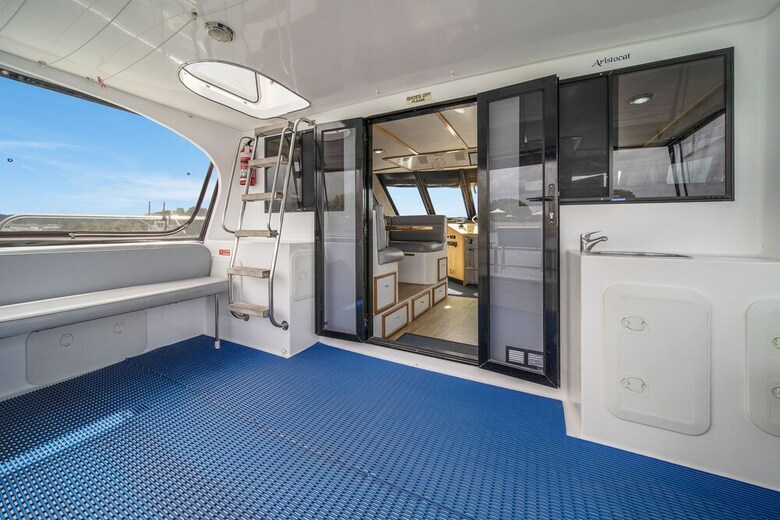Coomera Houseboat Holidays