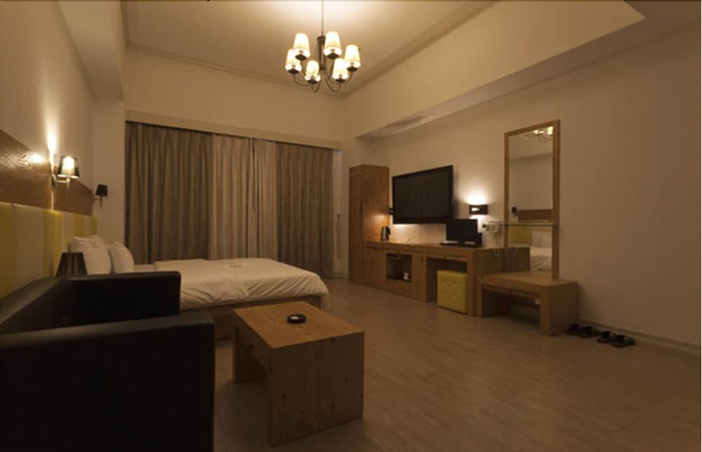 J-top Hotel