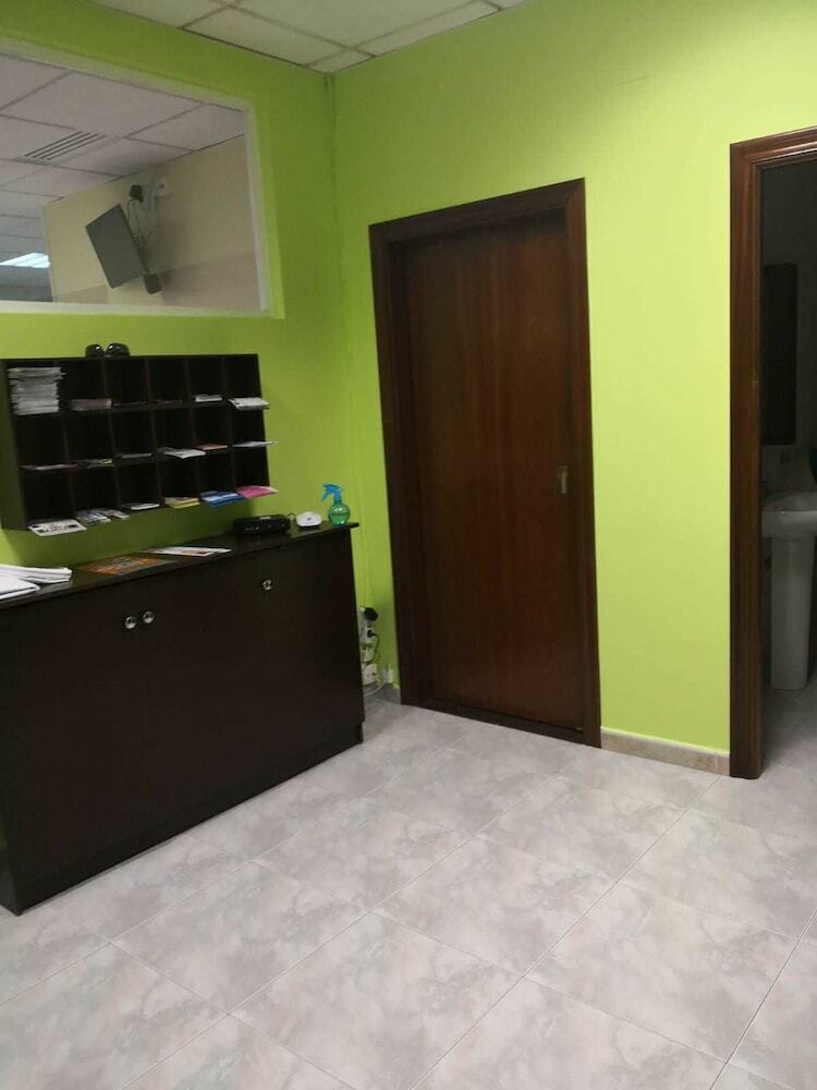 Hostal Albergue Arraigos