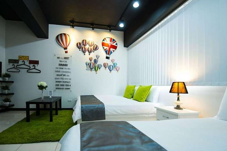 Hotel Yizhong Street Meets Summer
