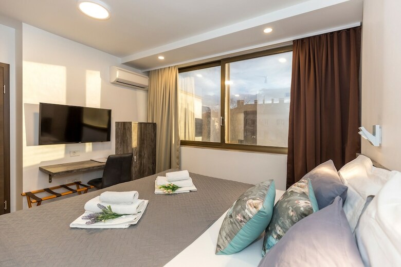 Hotel Apinelo Tower Rooms