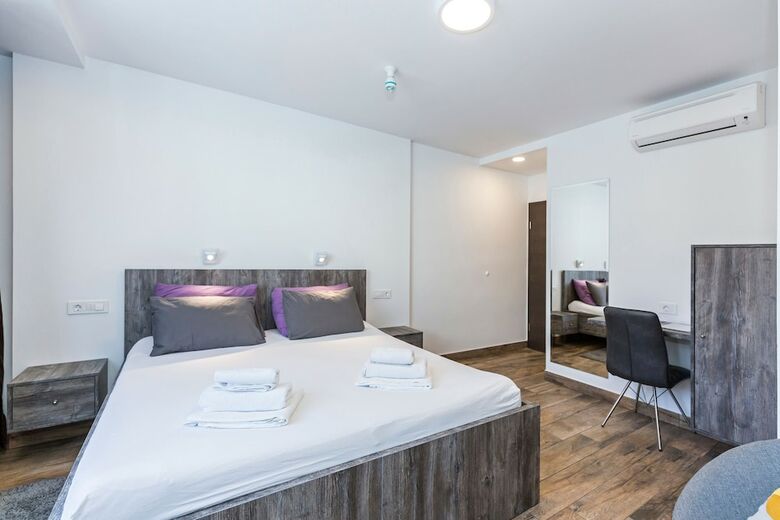 Hotel Apinelo Tower Rooms