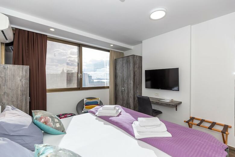 Hotel Apinelo Tower Rooms