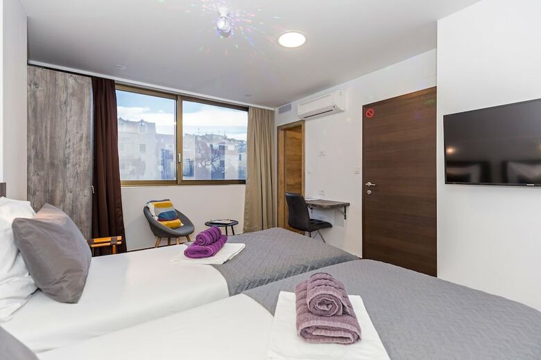 Hotel Apinelo Tower Rooms