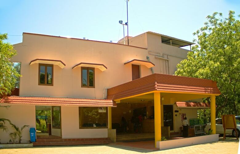 Hotel Mamalla Beach Resort