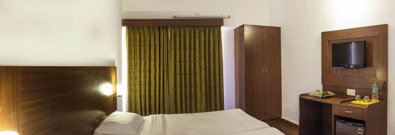 Hotel Mamalla Beach Resort