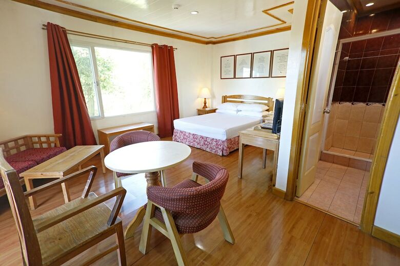 Ridgewood Hotel