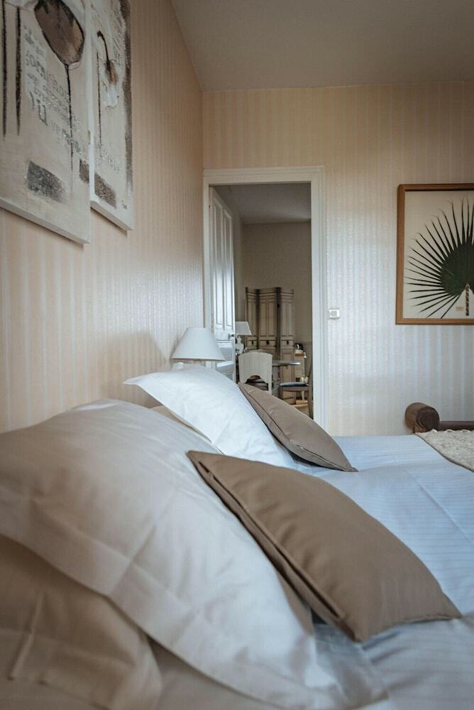 Bed & Breakfast Villa C�t� Cour