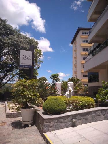 Rovi Plaza Hotel