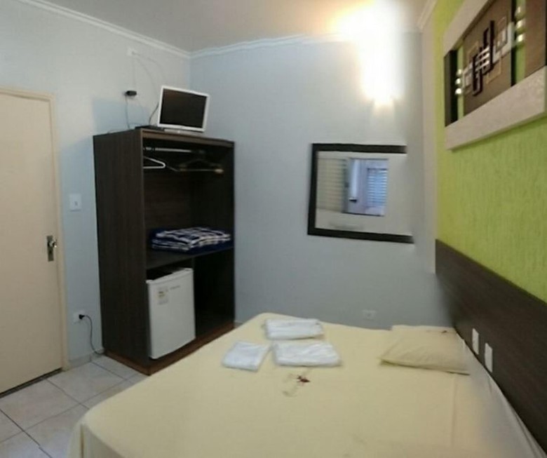 Center Plaza Hotel