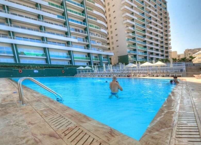 Seafront Luxury Apartment Incl Pool