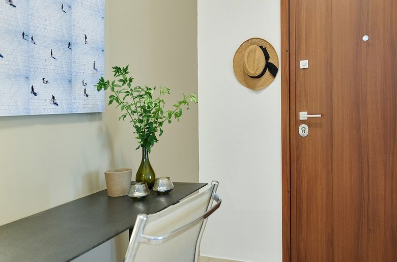 Parthenon Apartment