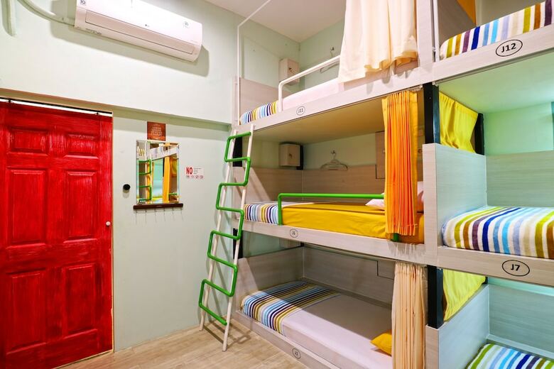 Hostal Mel's Dorm Hostel