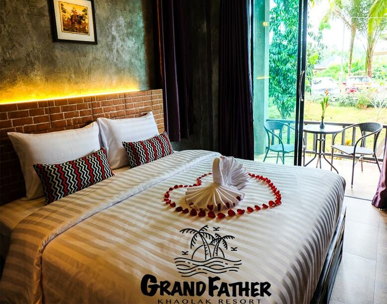 Hotel Grandfather Khao Lak Resort