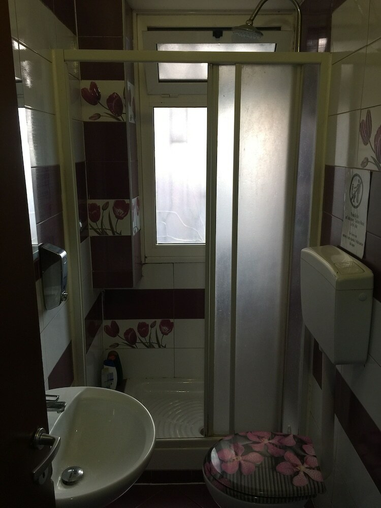 Hostal Rome City Hostel