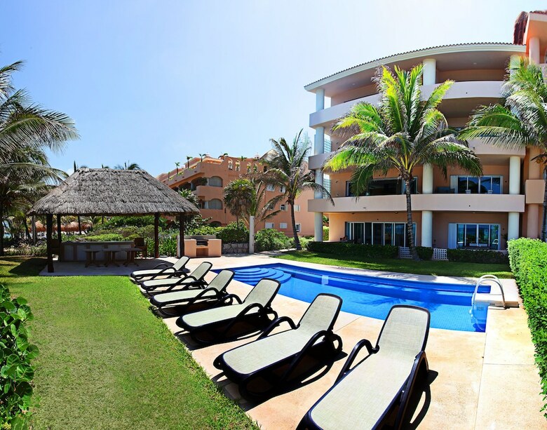 Apartamentos Costa Brava B4. Ocean View Balcony, Wifi, Netflix