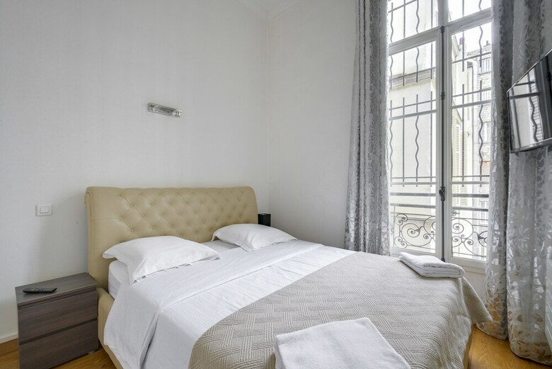 Apartamento Champs Elys�es - Lincoln, 140m2 Suites In Paris