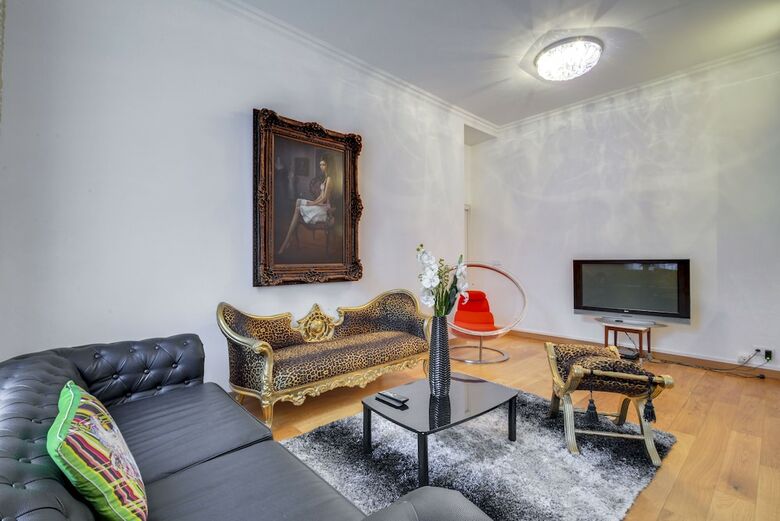 Apartamento Champs Elys�es - Lincoln, 140m2 Suites In Paris