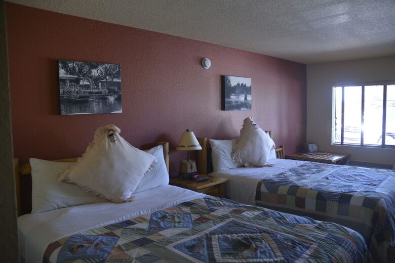 Cabana Guy Harvey Camp Mack Lodge & Rv Resort