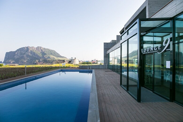 The Cloud Pool&spa