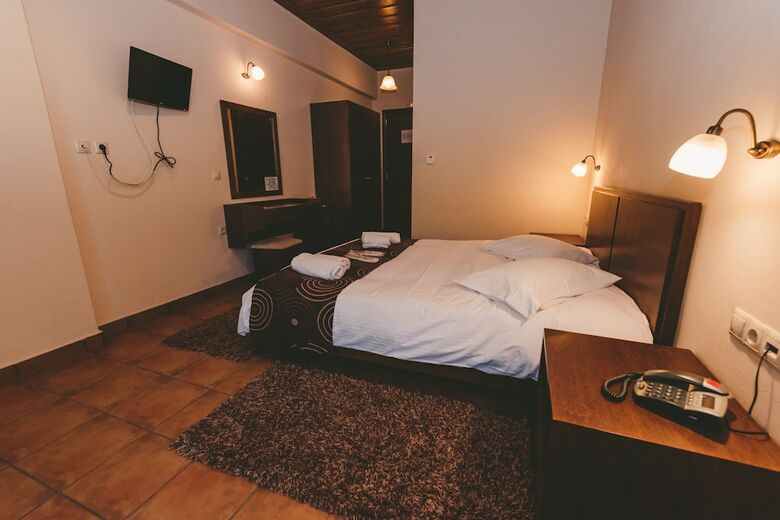 Hotel Thea Mainalou