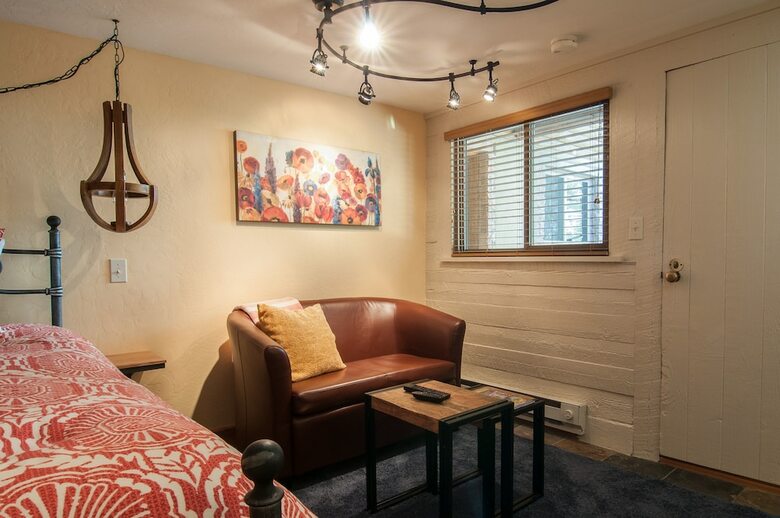 Posada Boise Hillside Suites