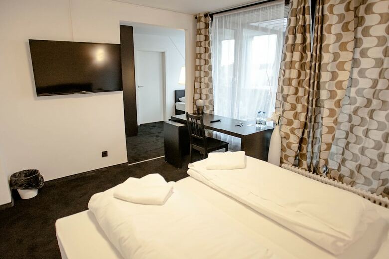 Hostal Huxx City