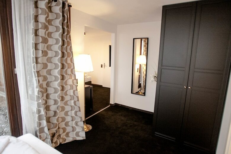 Hostal Huxx City