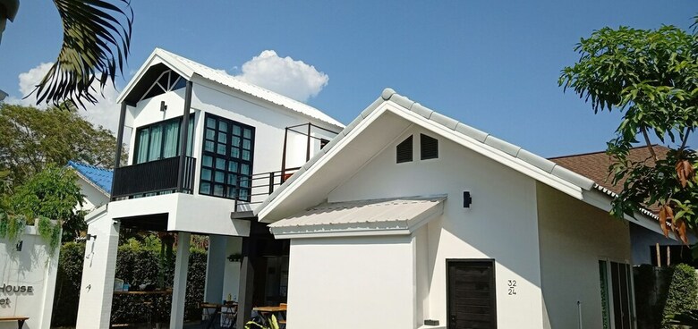 Hotel The Seaton House Phuket