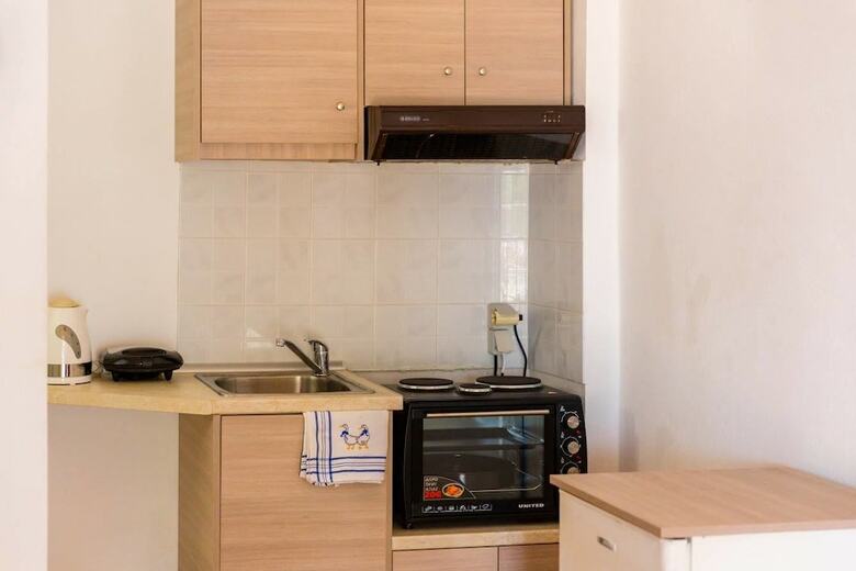 George Apartments Stegna
