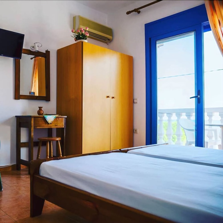 George Apartments Stegna