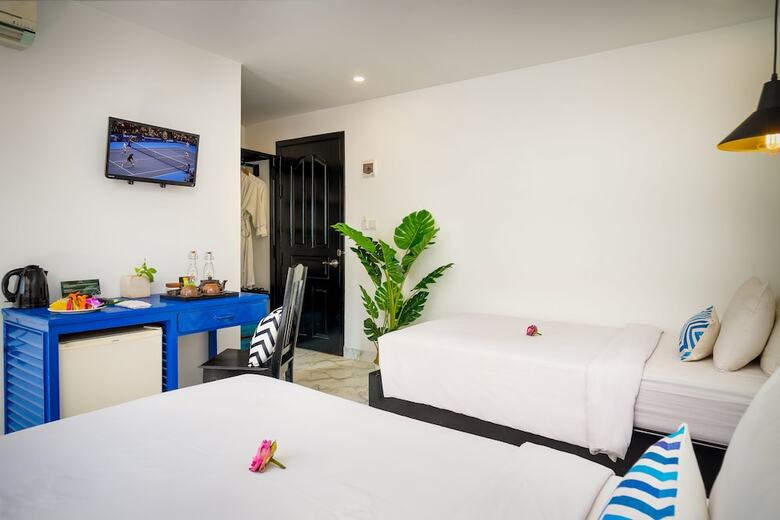Popular Hotel & Spa