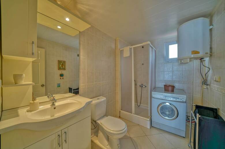 Ada Apartment