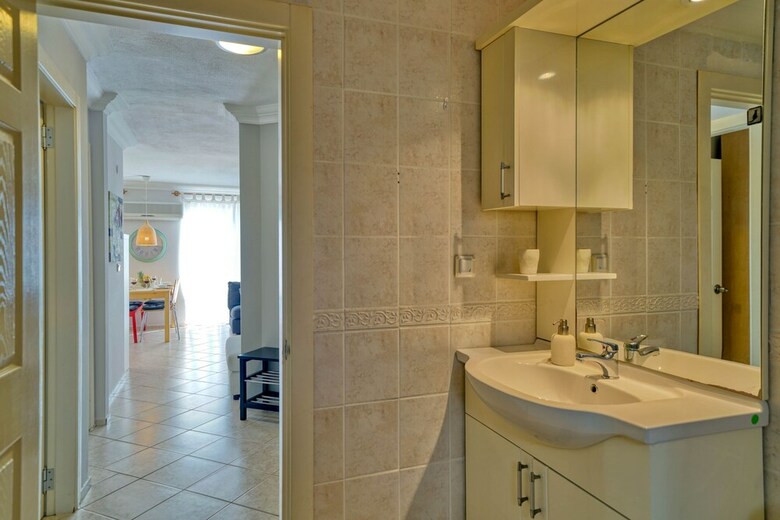 Ada Apartment