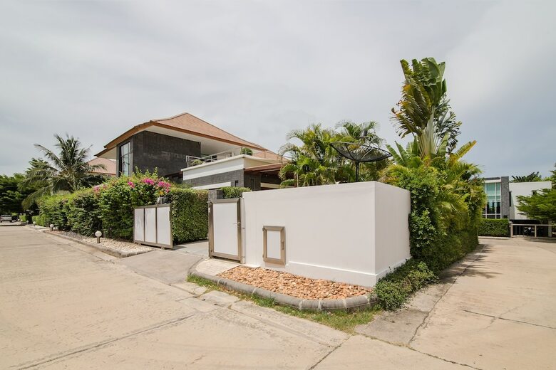 Villa Phu Montra Mansion In Hua Hin B4