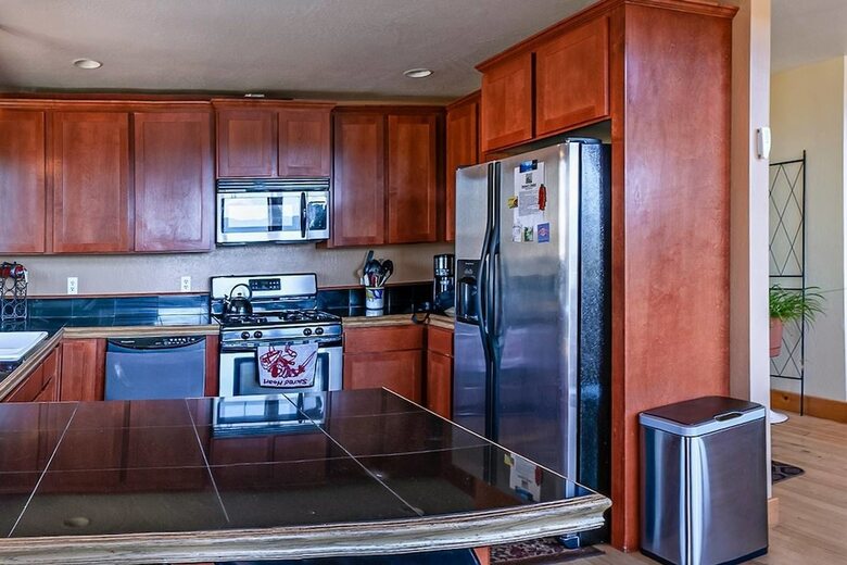 Sunset Chalet - 2600 Sq.ft. Multi-seasonal Retreat