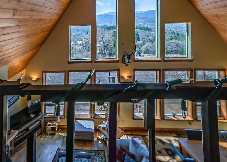 Sunset Chalet - 2600 Sq.ft. Multi-seasonal Retreat