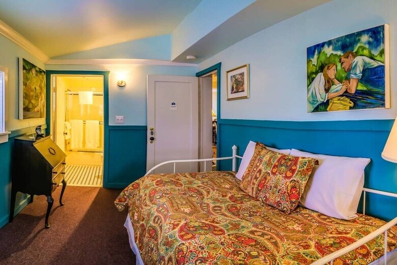 Blue Moon House ~ Just Five Blocks From Osf!