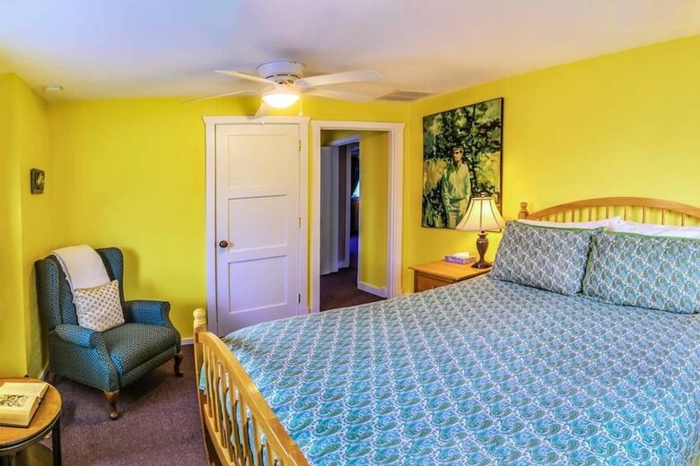 Blue Moon House ~ Just Five Blocks From Osf!