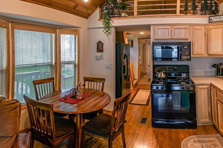 #45 The Cabins At Hyatt Lake-sleeps 4